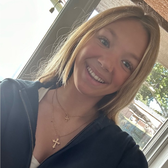 Meet your Posher, Maria - Picture 1 of 1